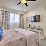 Scottsdale Escape - Pool, Jacuzzi And Fire Pit!